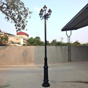 Cột đèn sân vườn đế Ý