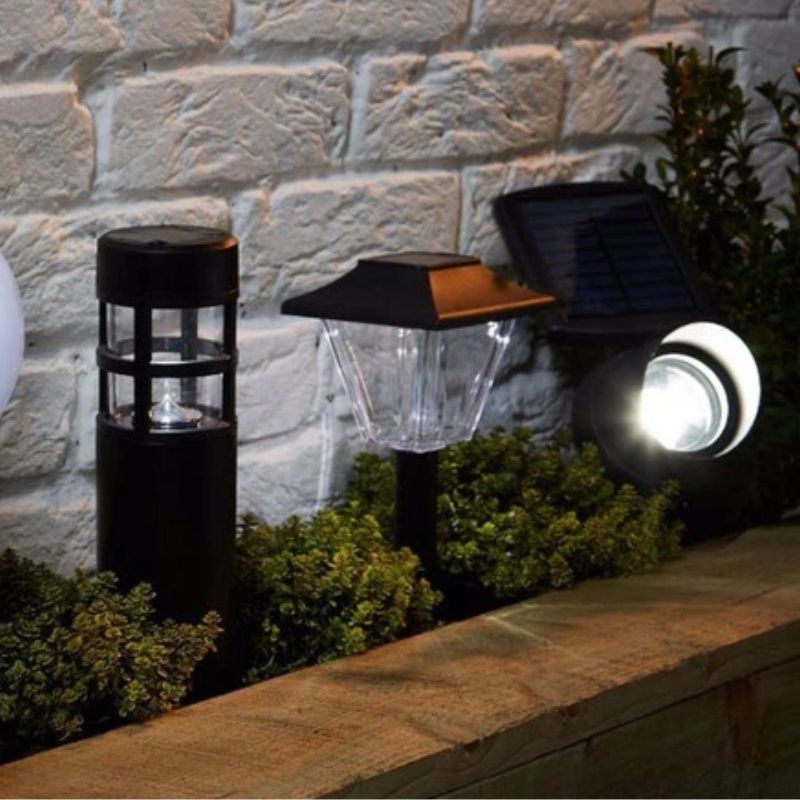 Đèn năng lượng mặt trời mini được sử dụng nhiều trong các nhà hàng, quán cafe